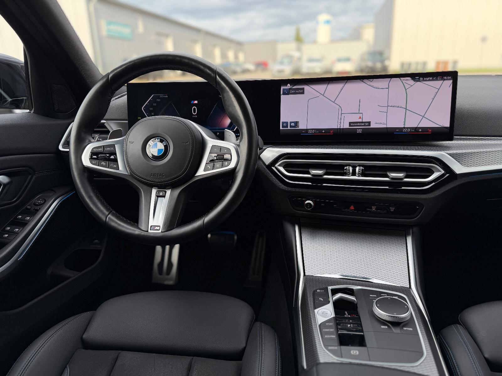 BMW 320 d xDrive M-SPORT AHK StdHzg. ACC Leder 19"