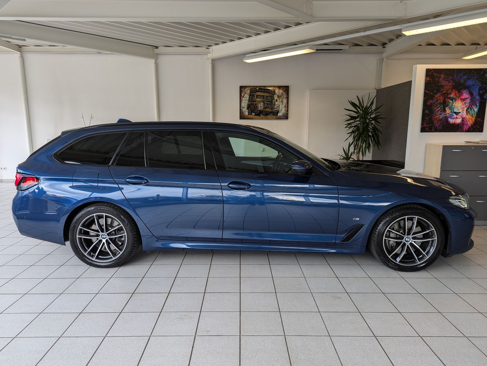 Fahrzeugabbildung BMW 530 d M-Sport Laser HUD Pano Innovation 360"