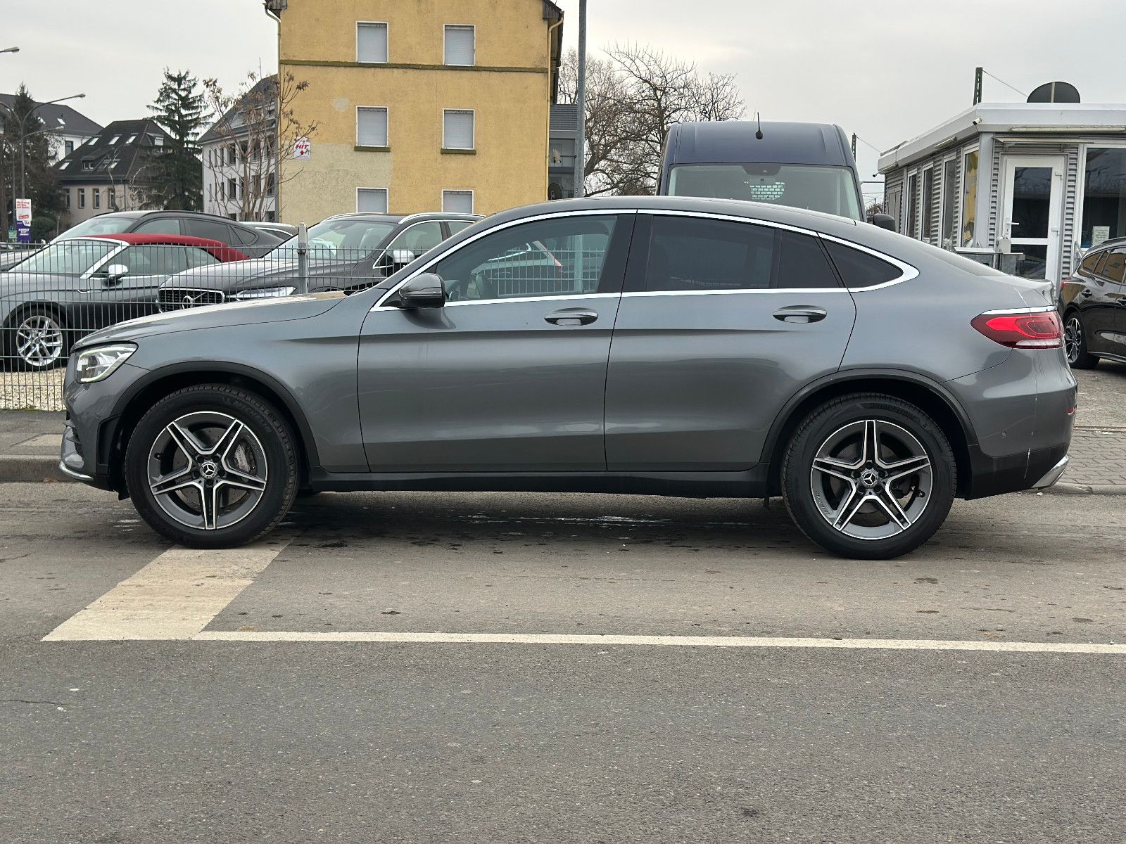 Fahrzeugabbildung Mercedes-Benz GLC 200 d 4 MATIC COUPE AMG PAKET*AHK+KAM*