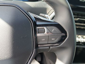 Peugeot 3008 Allure Pack 1.2 PureTech 130 +Navi+Kam.+SHZ