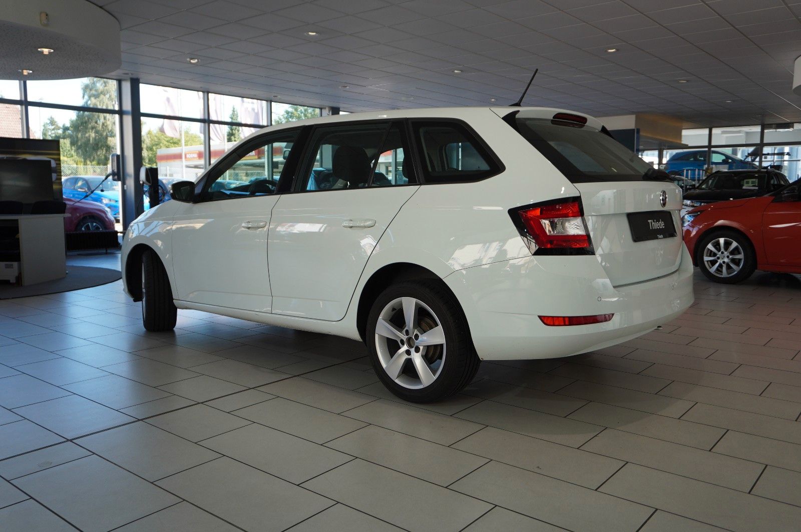 Fahrzeugabbildung SKODA Fabia 1.0 TSI COMBI COOL PLUS LED/SHZ/PDC/DAB+