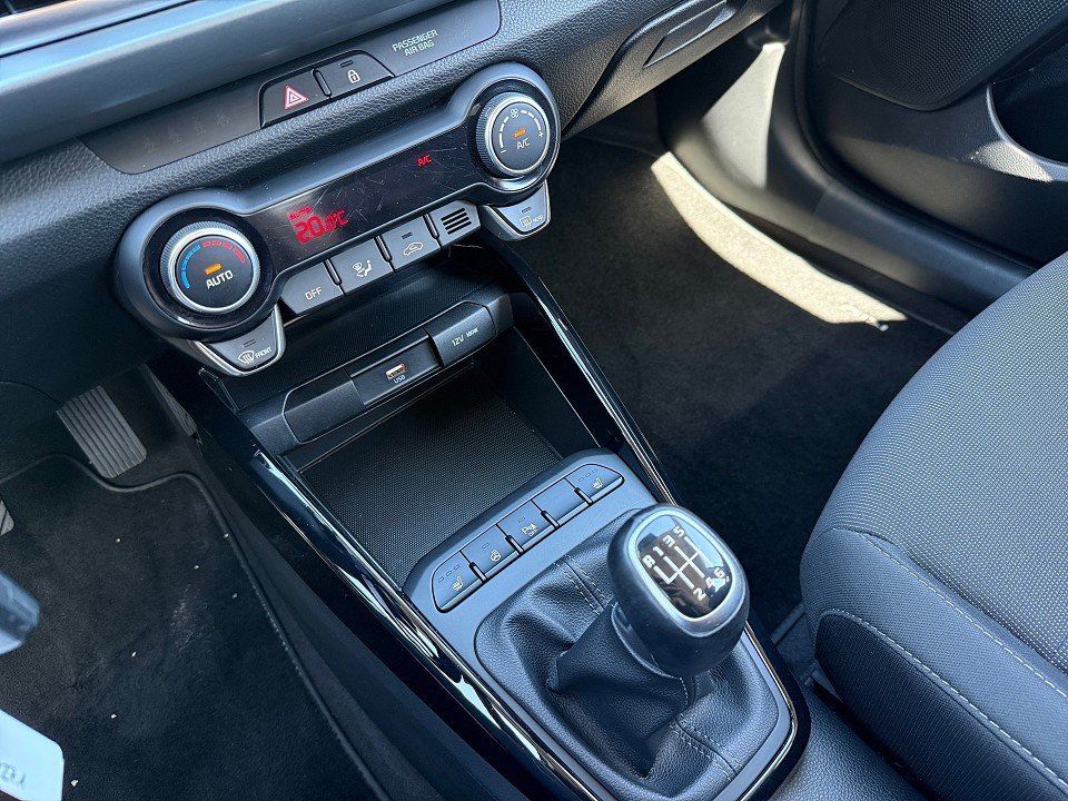 Fahrzeugabbildung Kia Rio 1.0T VISION 1HD NAV/LED-PAKET KAMERA+CARPLAY