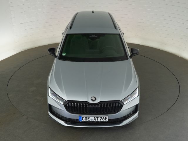 Superb COMBI SPORTLINE iV DSG+AHK+NAVI+SITZ-/LEN