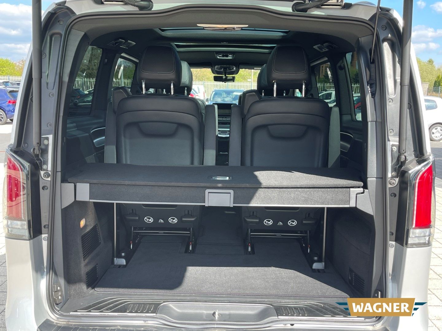 Fahrzeugabbildung Mercedes-Benz V 250 d AVANTGARDE AMG EDITION lang Night Paket