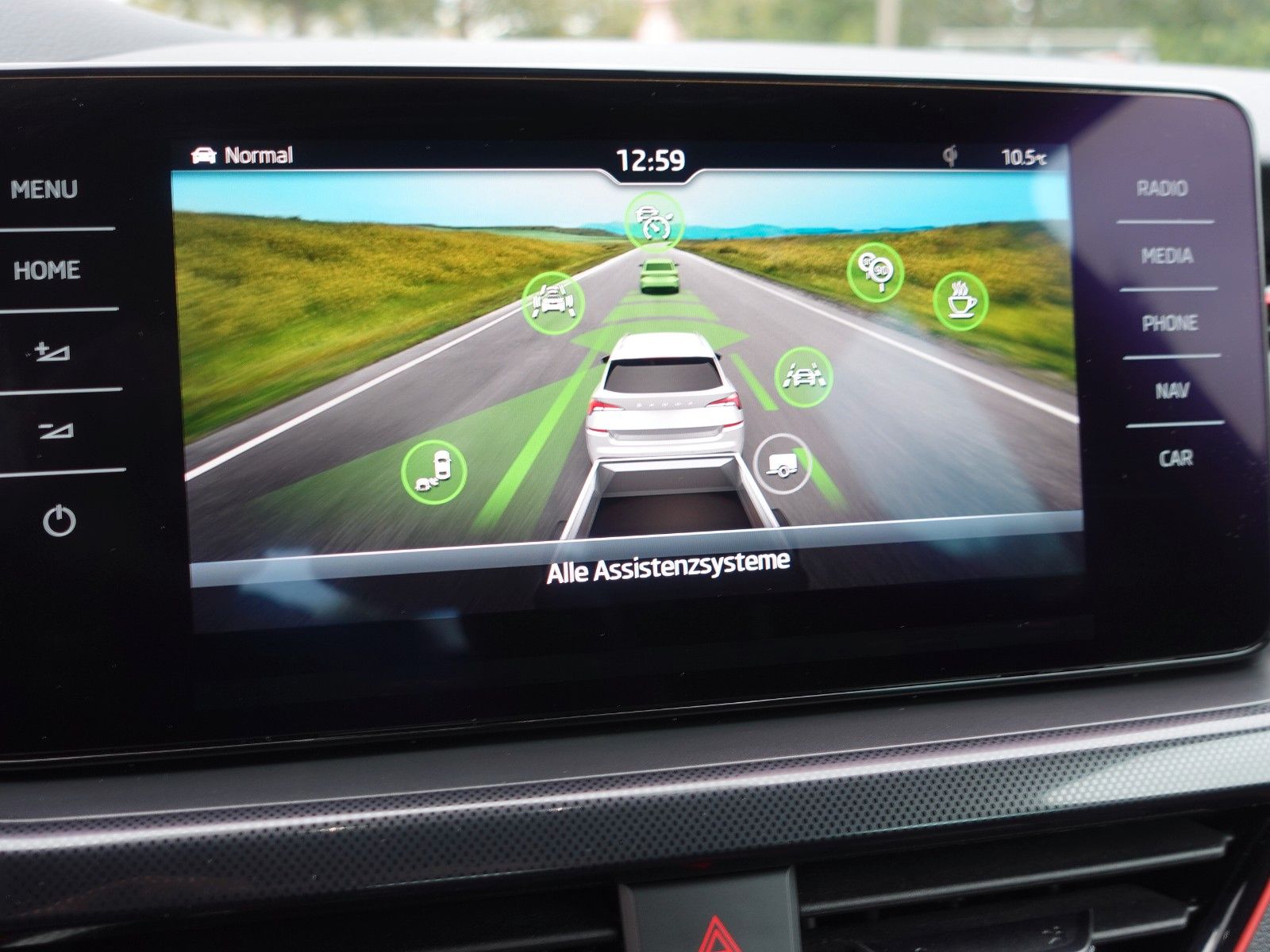 Fahrzeugabbildung SKODA Kamiq 1.5 TSI ACT MONTE CARLO LED/Navi/RFK/18"/.