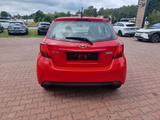 Toyota Yaris 1.0 Basis - Toyota Yaris: Rot