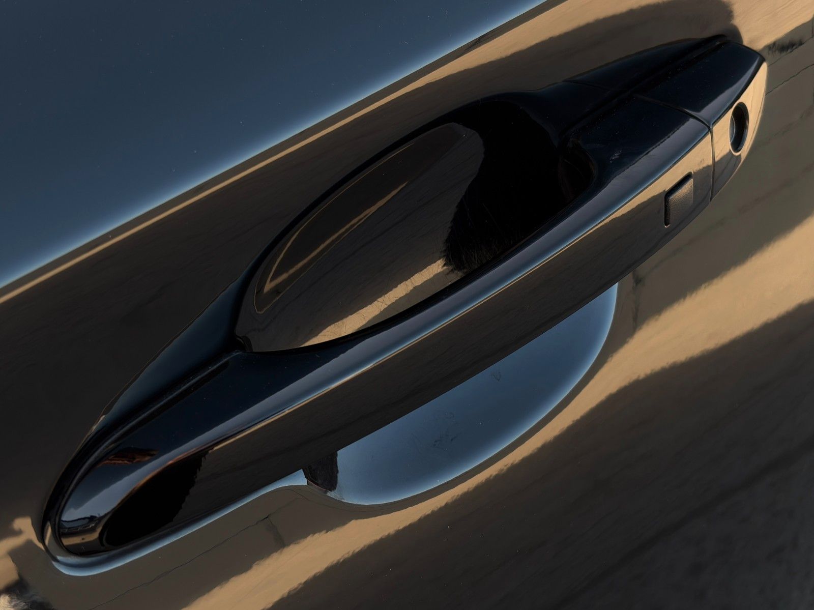 Fahrzeugabbildung Hyundai KONA E Select ACC PDC LFA LKA SHZ LHZ CarPlay