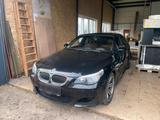 BMW M5 E60 - BMW M5: E60