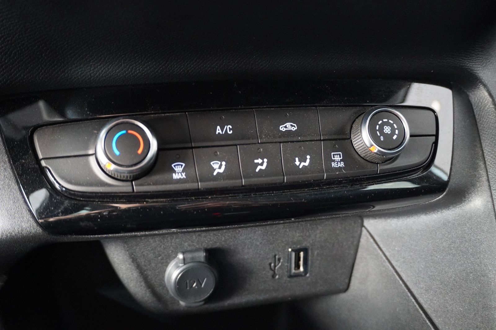 Fahrzeugabbildung Opel Corsa F 1.2T ELEGANCE NAVI/LED/SPORT/VIRTU./DAB+