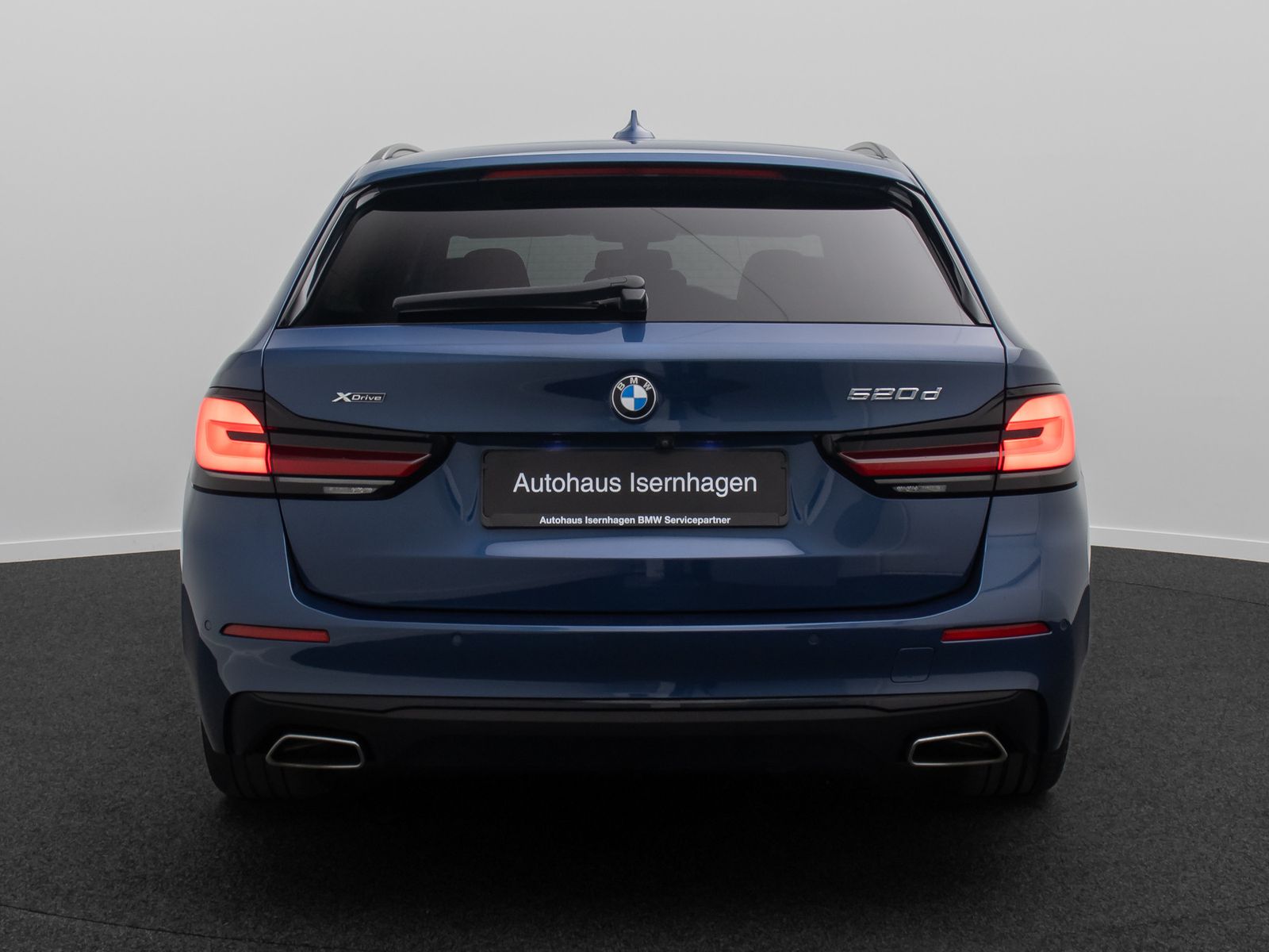 Fahrzeugabbildung BMW 520d xD DAB HUD Kamera Alarm Panoram Leder Sport