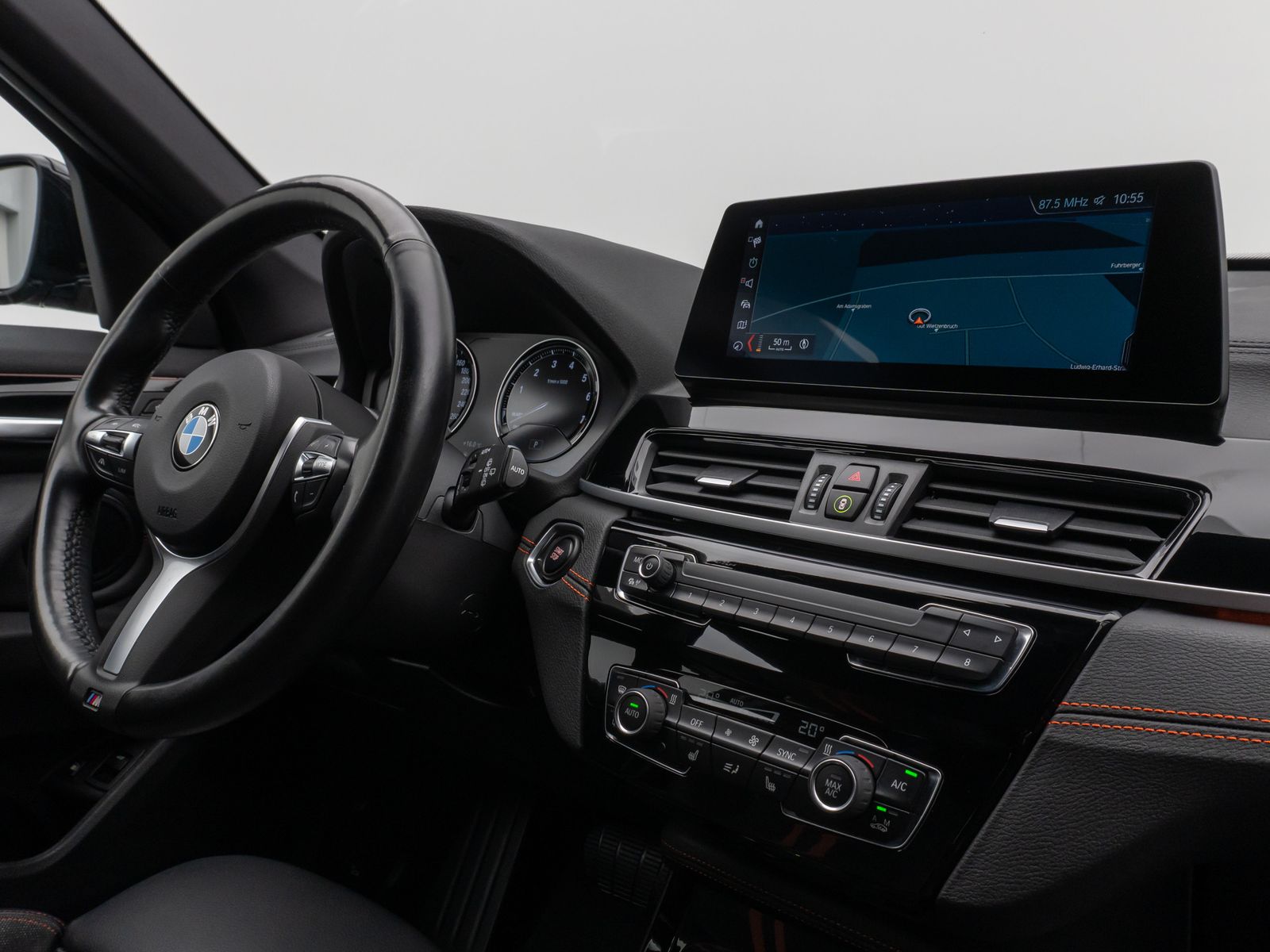 Fahrzeugabbildung BMW X1 xD25e SportLine Kamera HUD DAB Komfort 18Zoll