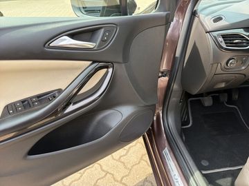 Opel ASTRA  INNOVATION 1.4 TURBO, 150PS