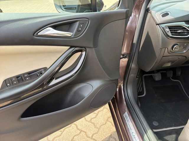 Opel ASTRA  INNOVATION 1.4 TURBO, 150PS