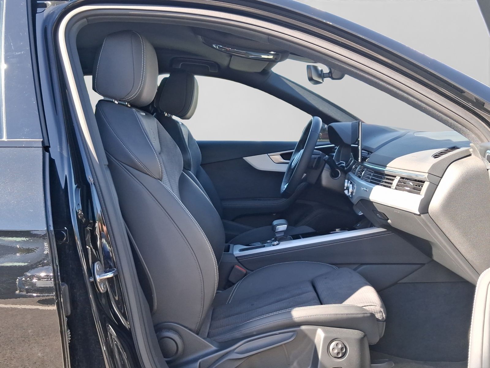 Audi A4 Avant 40 TFSI Q 2x S LINE AHK LM19 MATRIX-LED foto 4