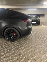 Tesla Model Y Performance Dual Motor  - Tesla Model Y Gebrauchtwagen in Berlin