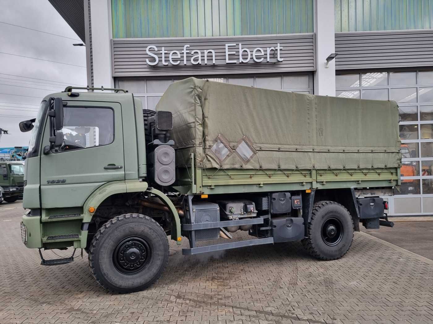 Fahrzeugabbildung Mercedes-Benz Axor 1829 A 4x4 Pritsche/Plane 10 Stück