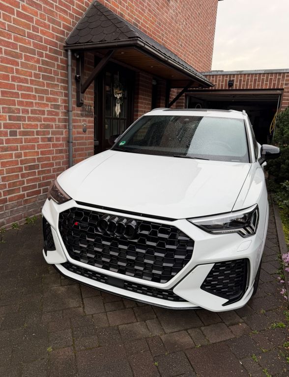 Image of Audi RSQ3