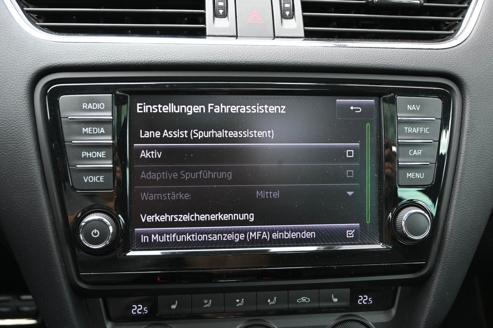 Fahrzeugabbildung SKODA Octavia 2.0 TDI Green tec DSG RS Combi °AHK°STHZ