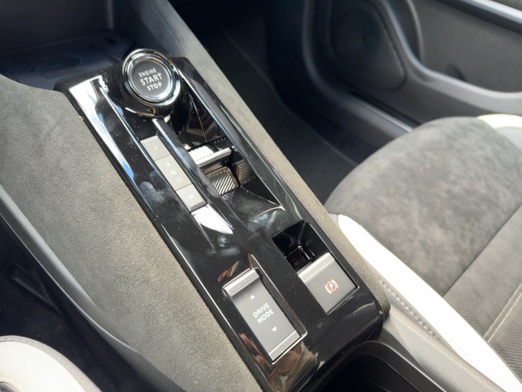 Fahrzeugabbildung Alfa Romeo Junior Ibrida Sport Speciale MATRIX WINTER NAVI