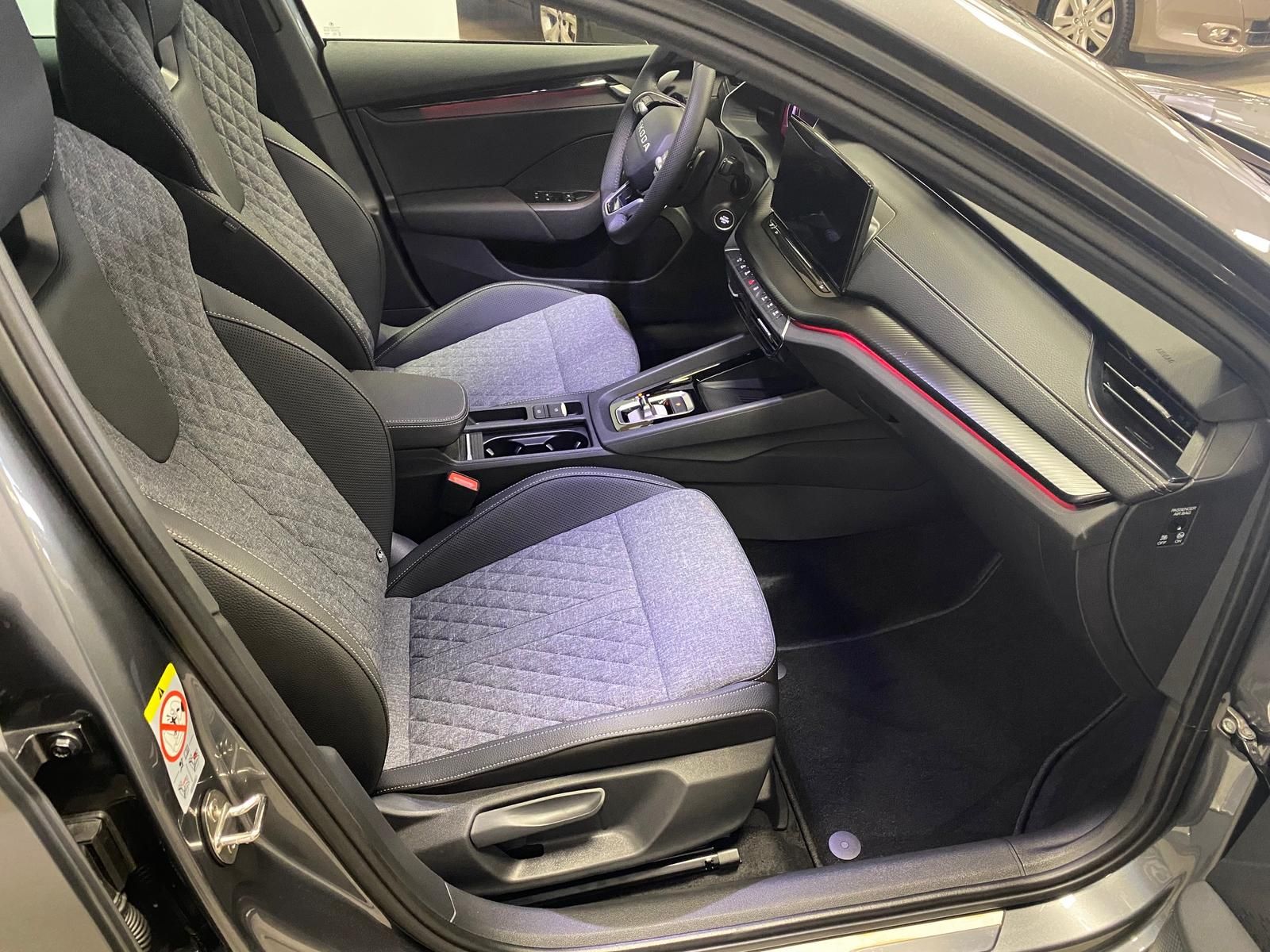 Fahrzeugabbildung SKODA Octavia 1.5 TSI DSG mHEV SPORTLINE+MATRIX+ACC+++