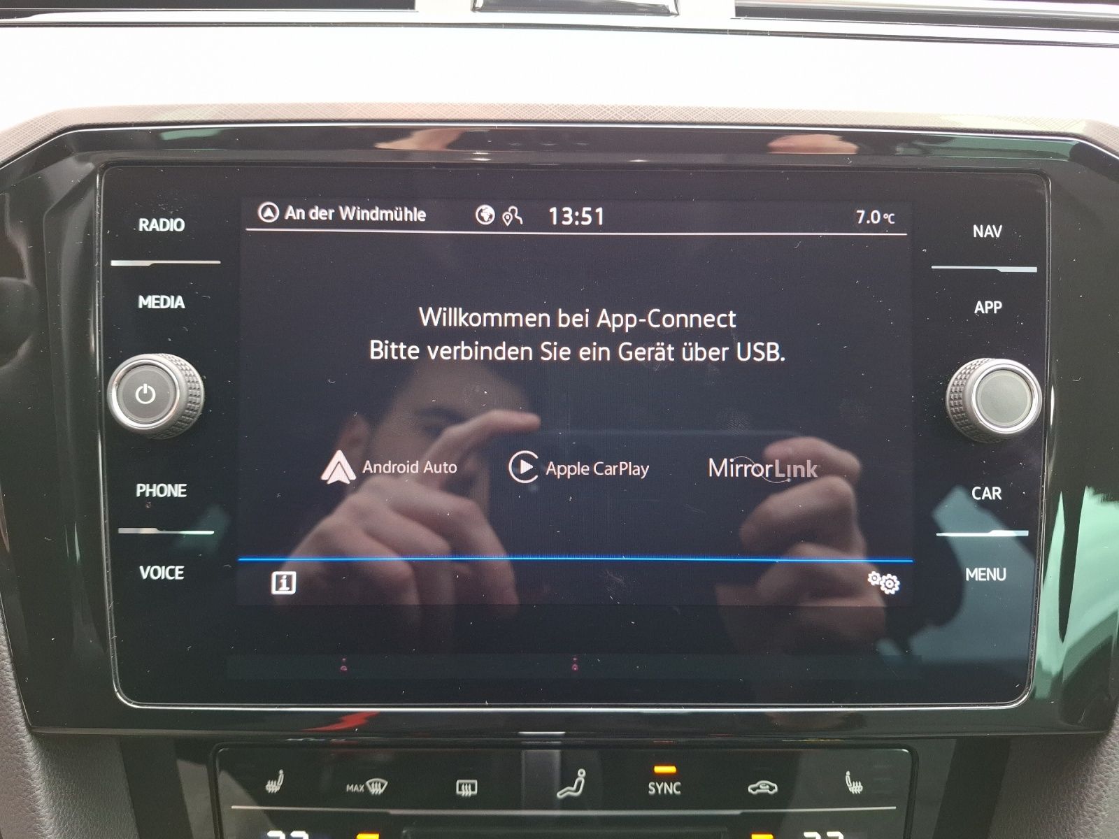 Fahrzeugabbildung Volkswagen Passat Variant TDI Business DSG LED Navi ACC RFK