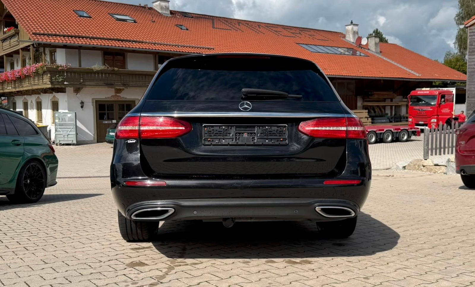 Mercedes-Benz E 200 T-Modell Kombi 4M Scheckheft MB Garantie