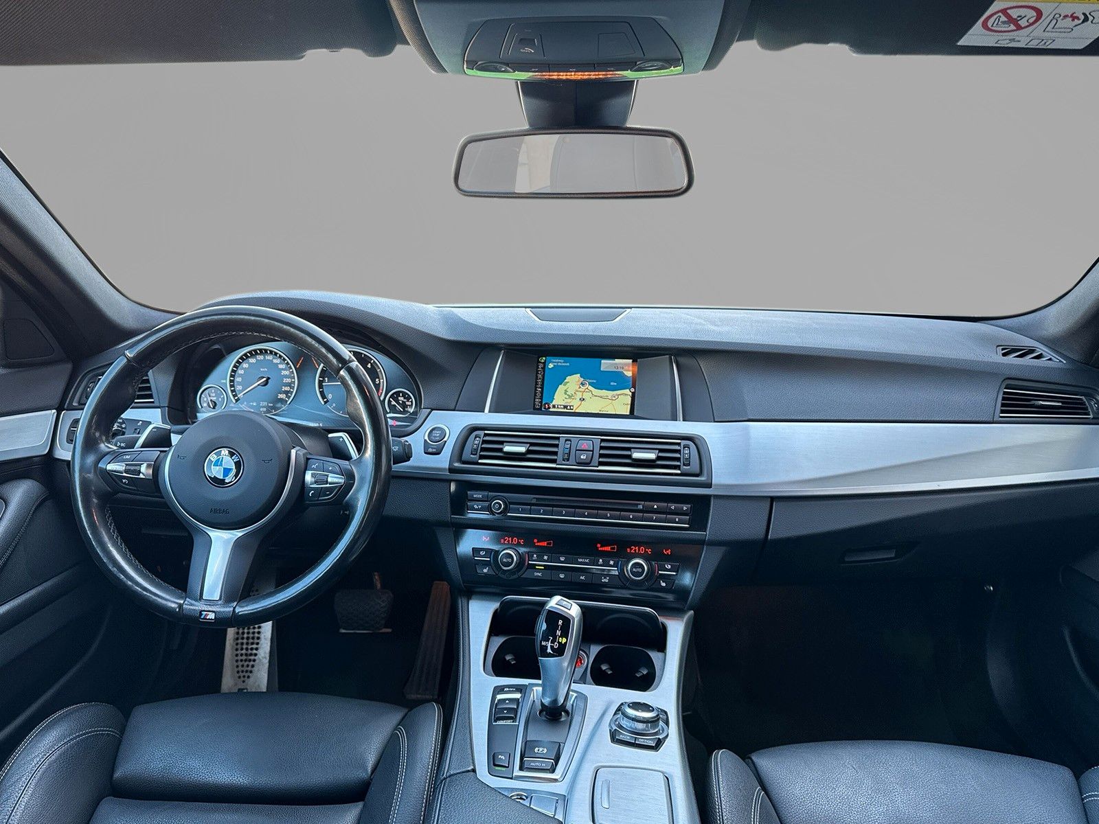 Fahrzeugabbildung BMW 520d Touring*AHK*M-Paket*Head-Up*Bhz.Lenkrad*PDC