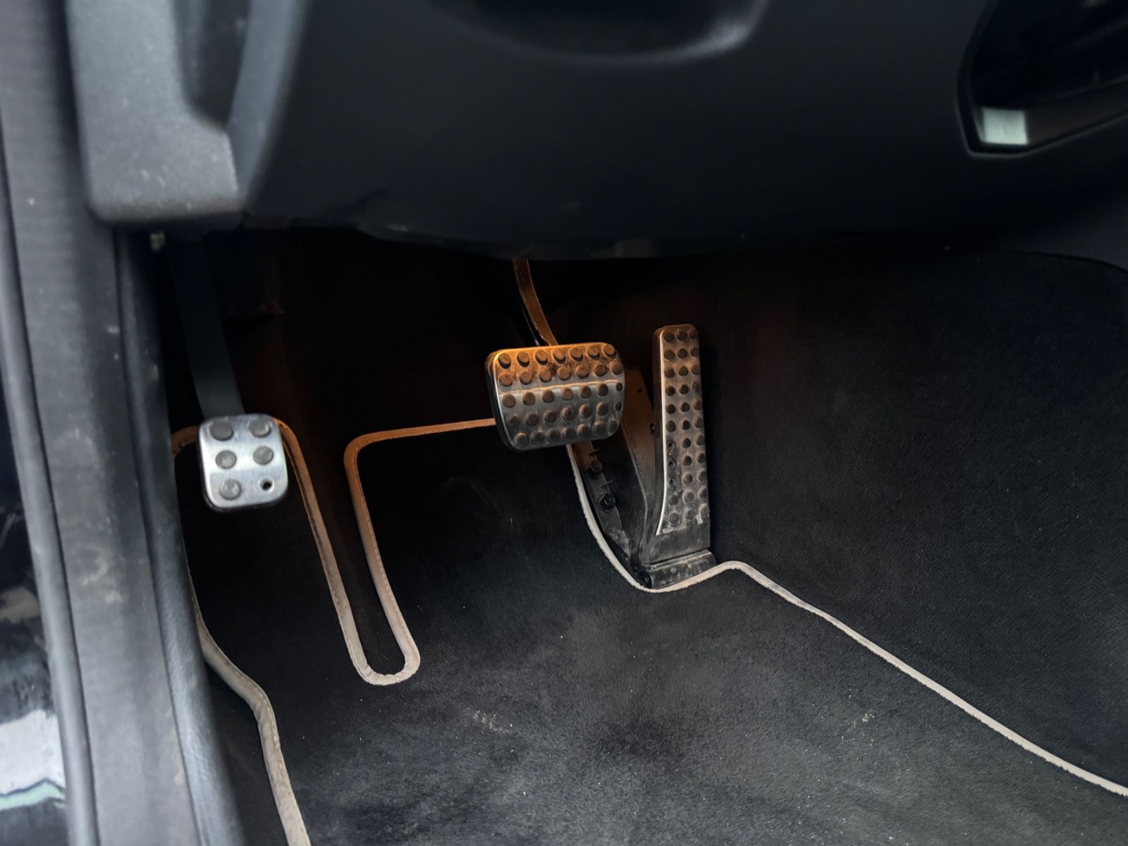 Fahrzeugabbildung Mercedes-Benz C 180 C -Klasse Coupe AMG-Line*Pano*Kamera*LED