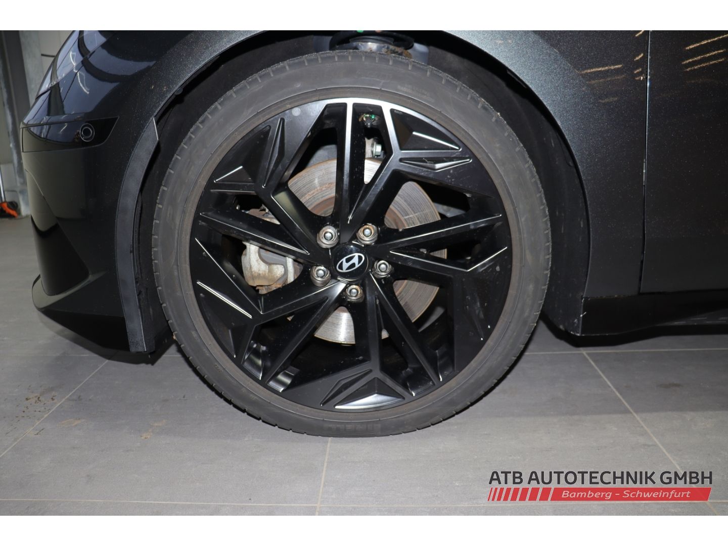 Fahrzeugabbildung Hyundai IONIQ 6 77,4 kWh 4WD First Edition SOH 98,2 %