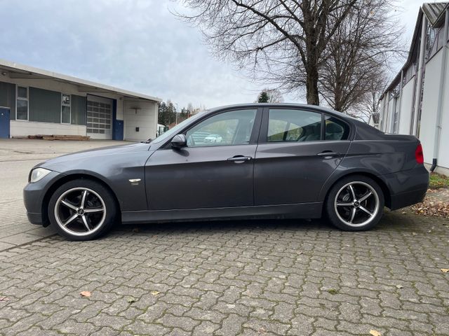 BMW 320 Baureihe 3 Lim. 320i TÜV & SERVICE NEU