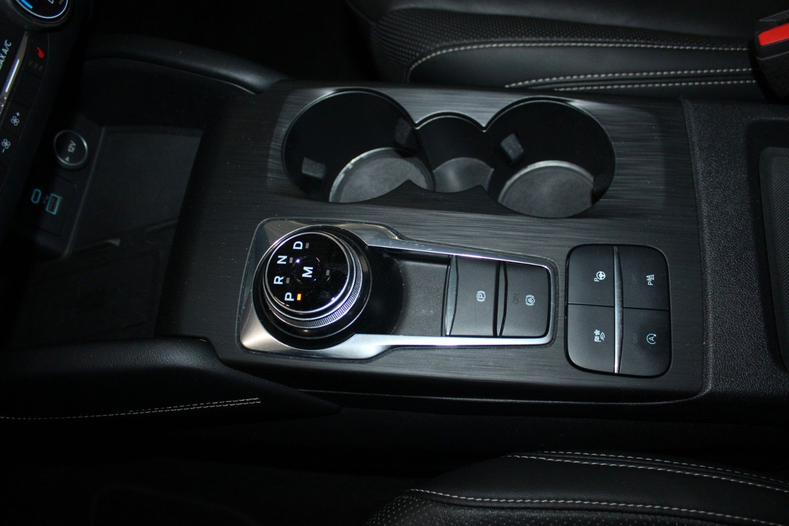 Fahrzeugabbildung Ford Kuga Vignale Aut. AWD LED AHK HUD 2xCAM B&O uvm.