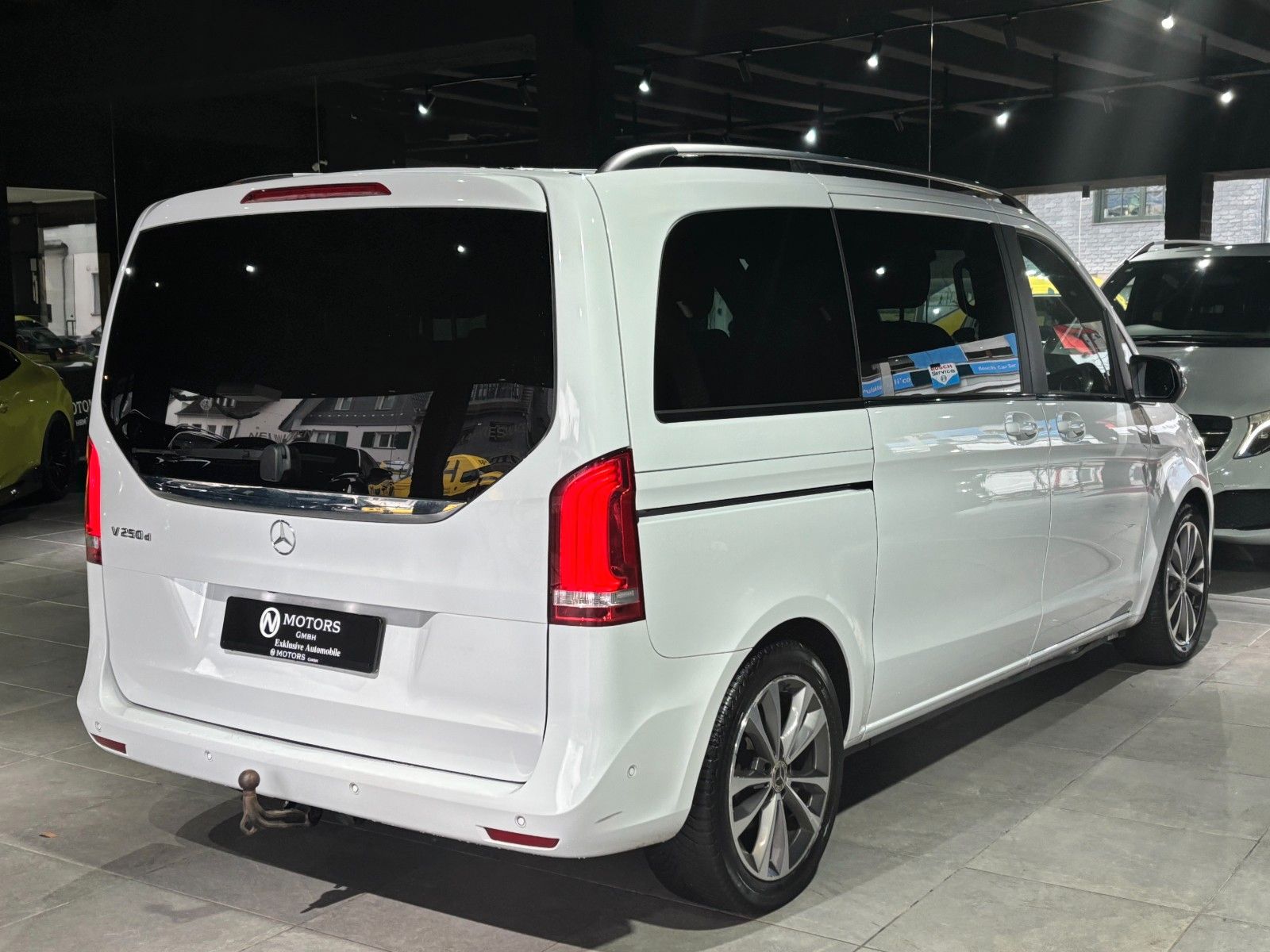 Fahrzeugabbildung Mercedes-Benz V 250d *8-Sitzer*Burmester*Ambiente*360°*Memory