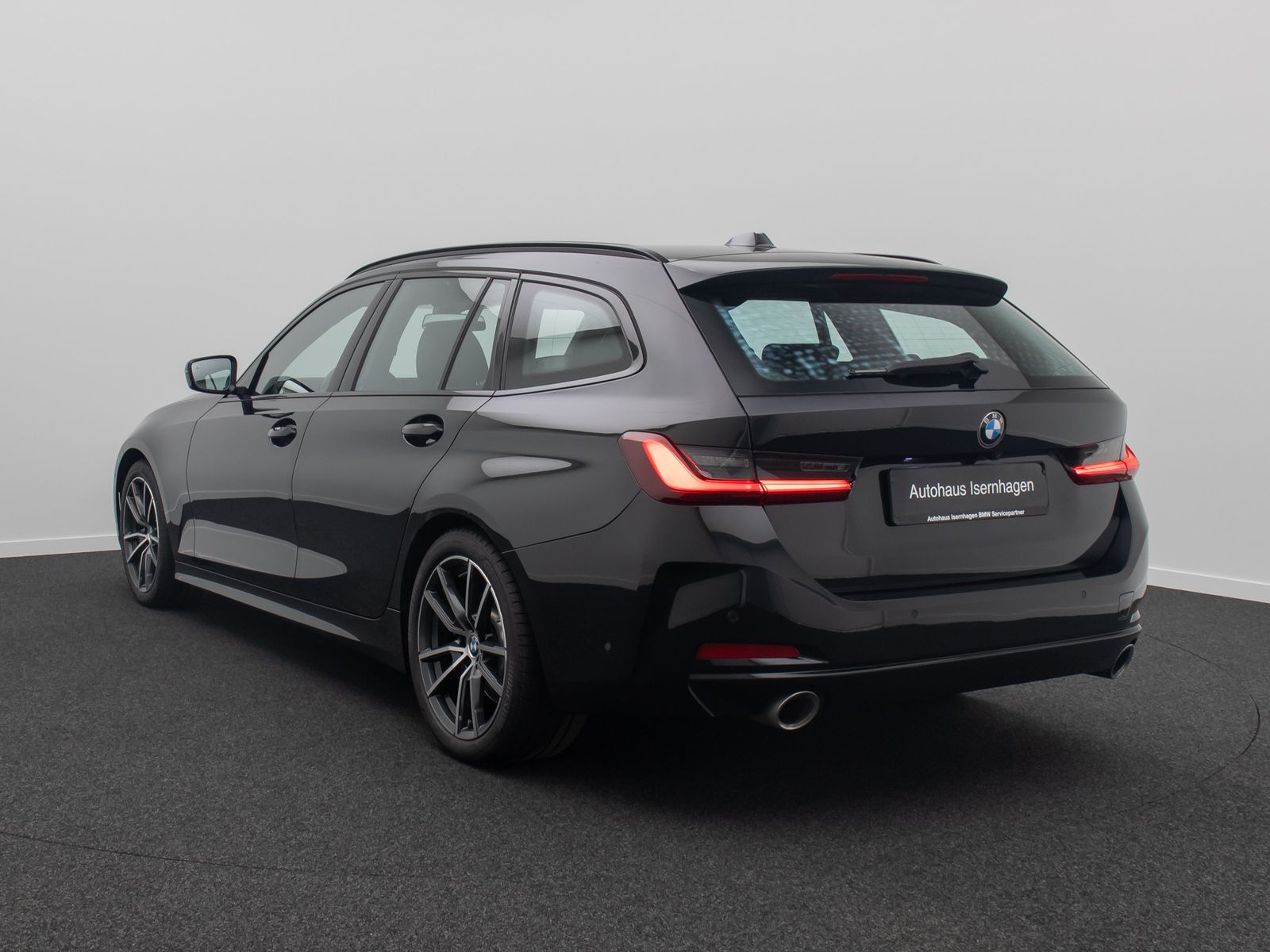 Fahrzeugabbildung BMW 330i Panoram Kamera HUD DAB H/K Komfort Alarm