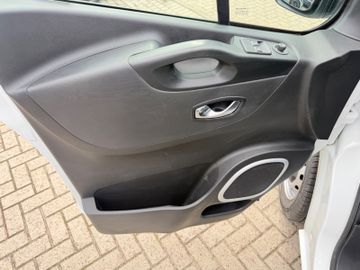 Opel Vivaro - 11