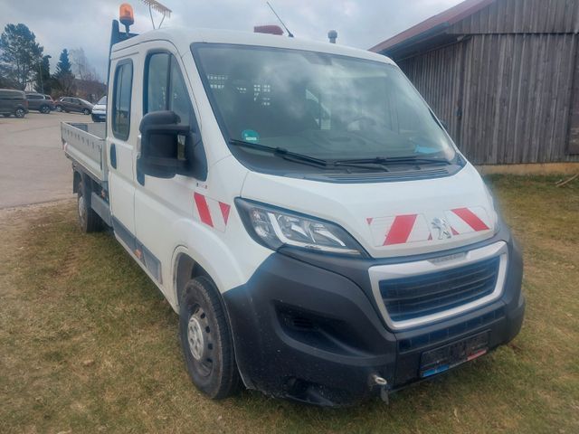 Peugeot Boxer Pritsche Doka. 335 L3 Bhdi 140 Motorschade