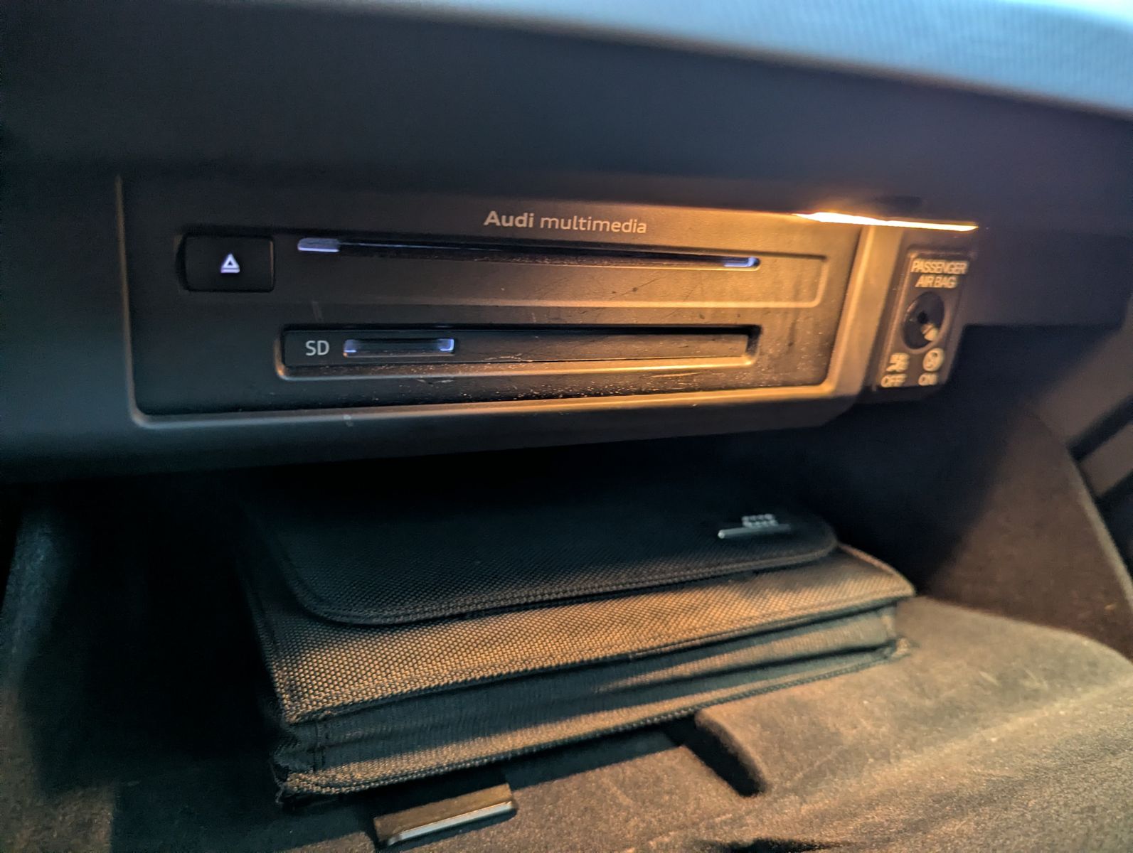 AUDI A4 2.0 TDI design ultra Sport-Fahrwerk Alcantara - Image 24