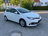 Toyota Auris 1.4 Klimaautomatik - Toyota Auris Gebrauchtwagen in München