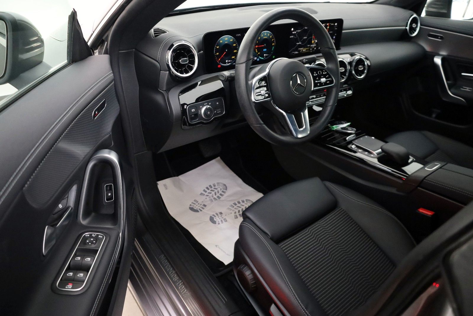 Fahrzeugabbildung Mercedes-Benz CLA 250e SB T.Leder,Navi,LED,Kamera,Park Paket
