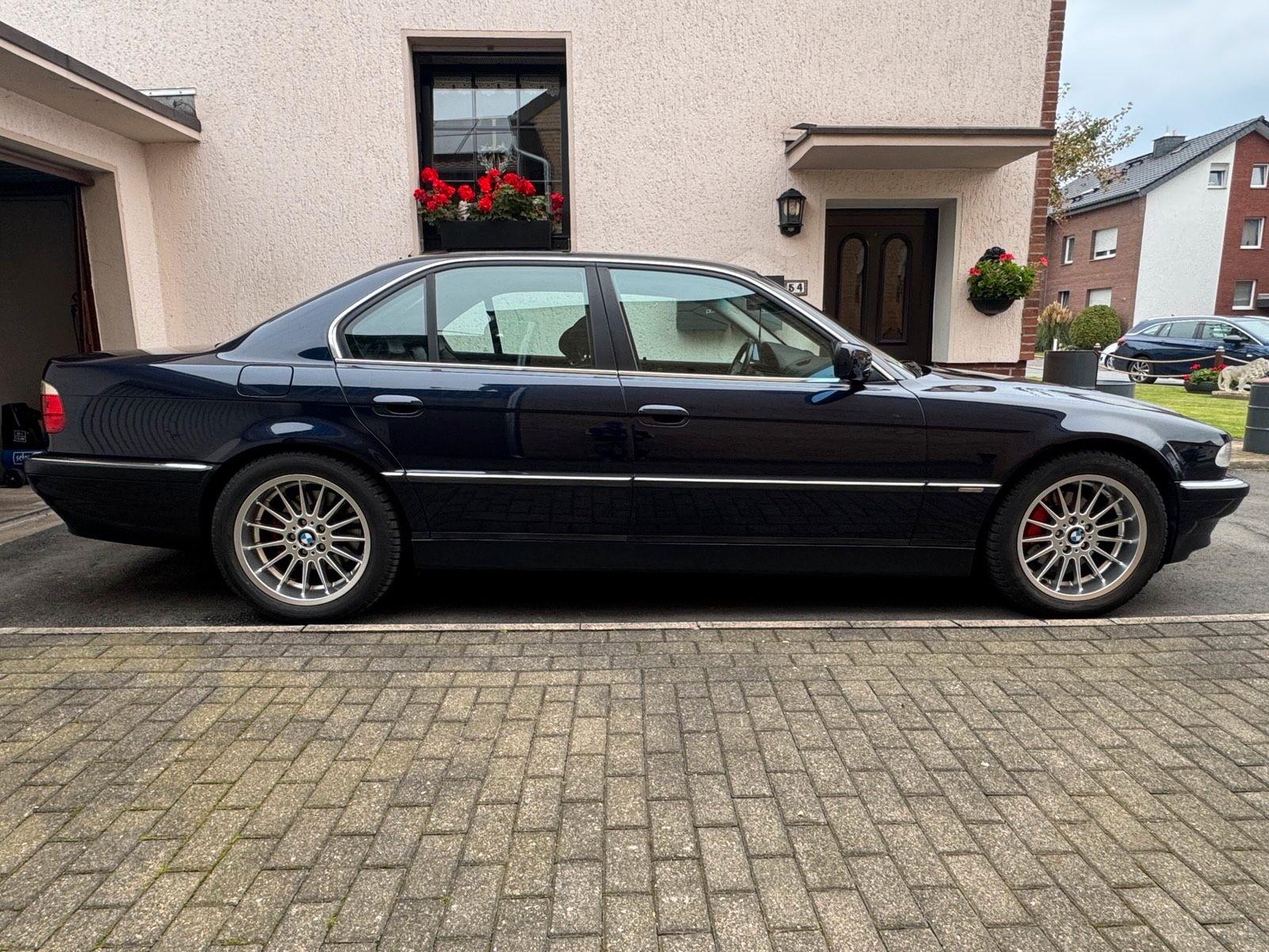 BMW 728
