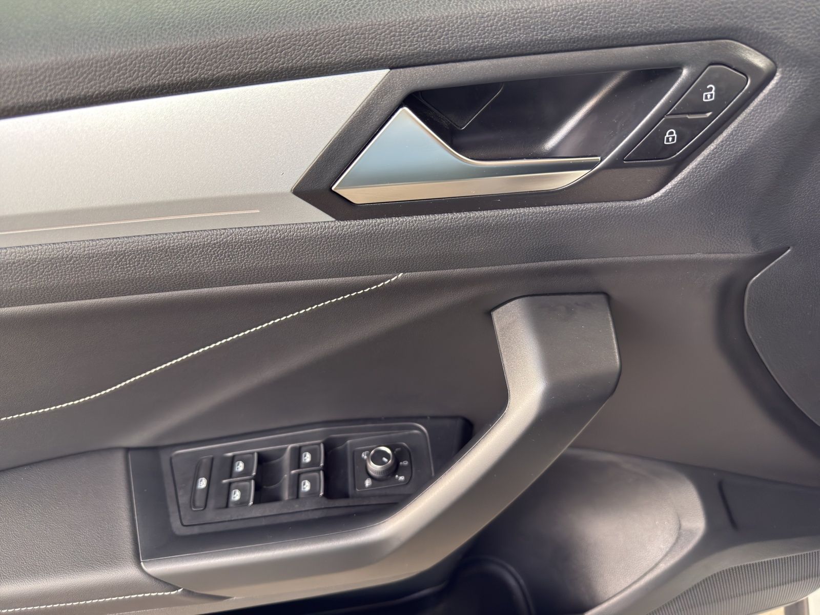 Volkswagen T-Roc - Bild 9
