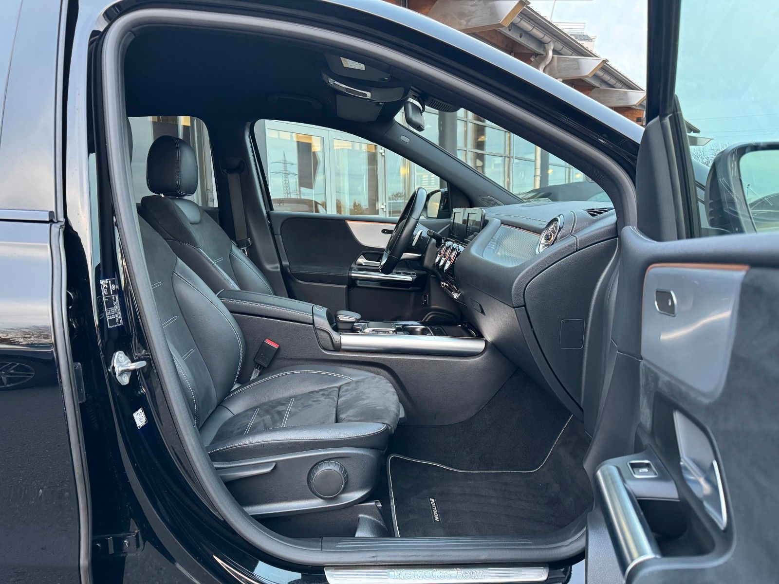 Fahrzeugabbildung Mercedes-Benz B 250e Edition2020+AMG+Ambiente+Night+LED