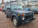 Lada Taiga Basis*4x4*AHK*CD_Radio*Tüv Neu* - Lada Taiga mit Benzin-Antrieb: Allradantrieb
