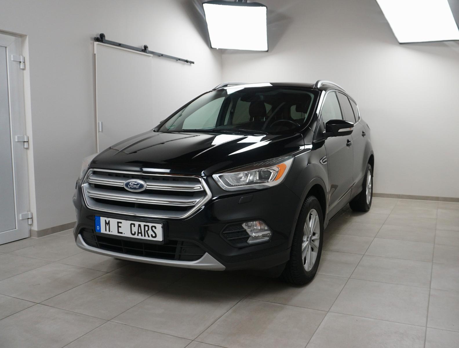 Ford Kuga Titanium LENKRADHZ SCHEIBENHZ PDC CARPLAY