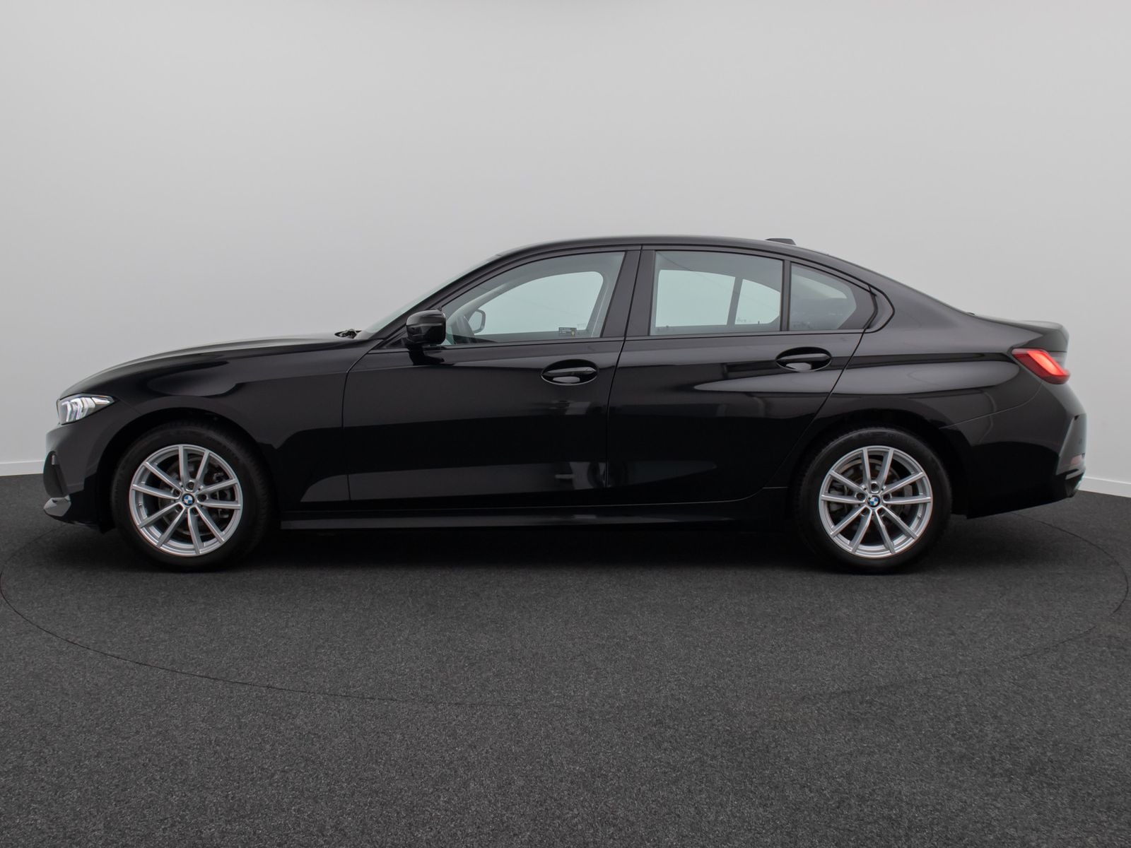 Fahrzeugabbildung BMW 318i Widscreen DAB PDC GeschwindigReg Cockpit+