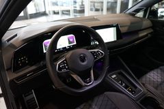 VW Golf 2.0 TDI R-Line | Pano | Matrix | Navi | ACC VW Golf 2.0 TDI R-Line | Pano | Matrix | Navi | ACC