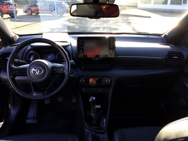 Yaris 1.5 Style KLIMA SHZ RÜCKFAHRKAMERA ACC LED