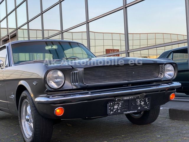 Ford Mustang Coupe 302 V8 64 1/2