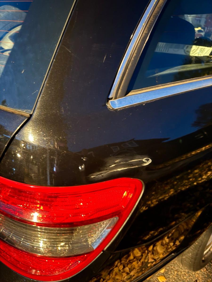 Mercedes-Benz C180 2009 — photo 12