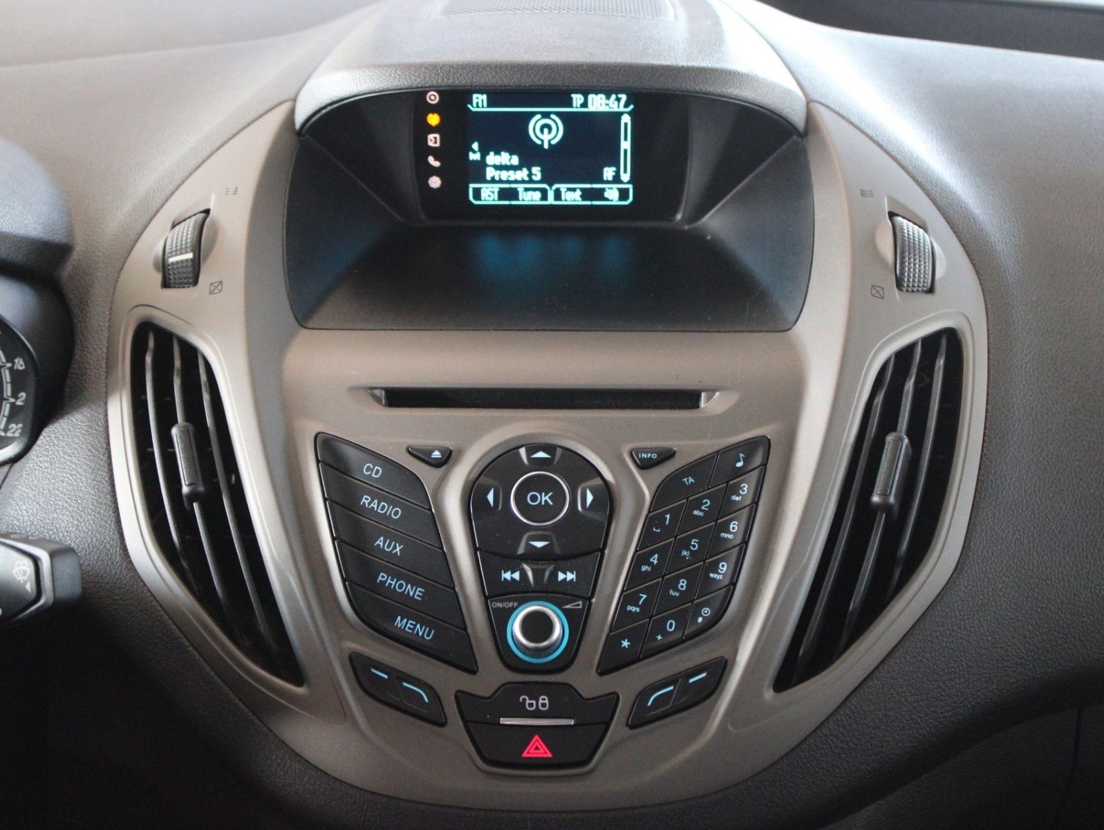 Fahrzeugabbildung Ford Tourneo Courier Trend KLIMA WinterPaket AHK PDC