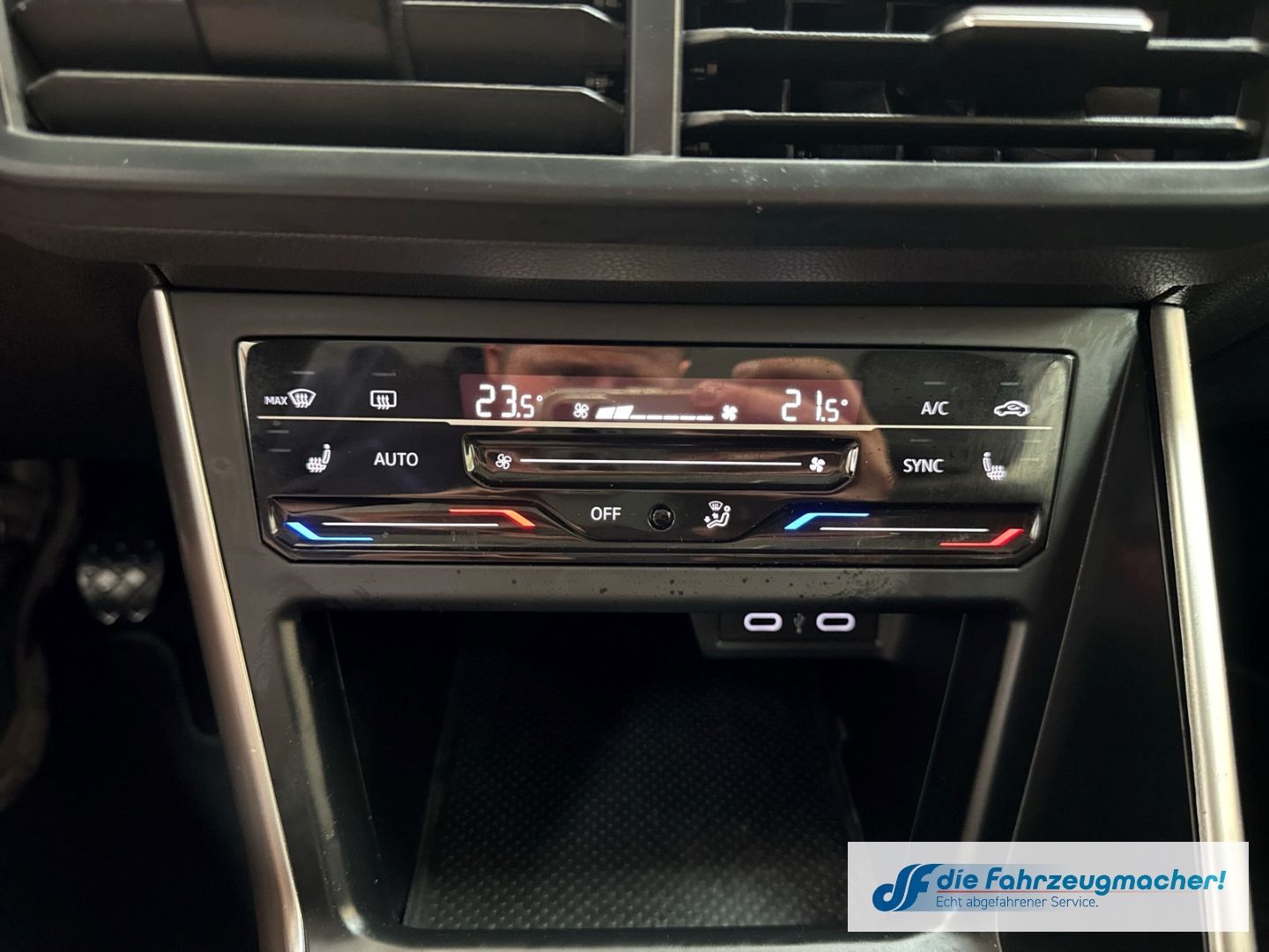 Fahrzeugabbildung Volkswagen Polo VI Life 1.0 TSI EU6d Navi Digitales Cockpit